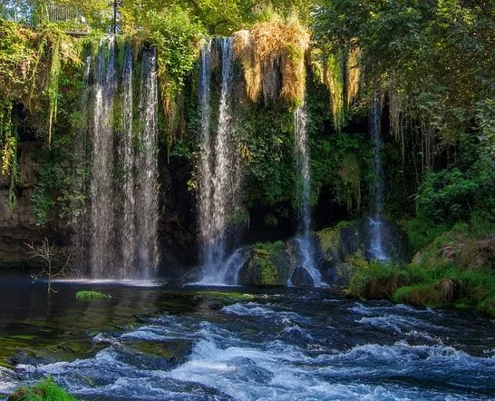 Ontdek de natuur: Düden watervallen en grotten in Antalya