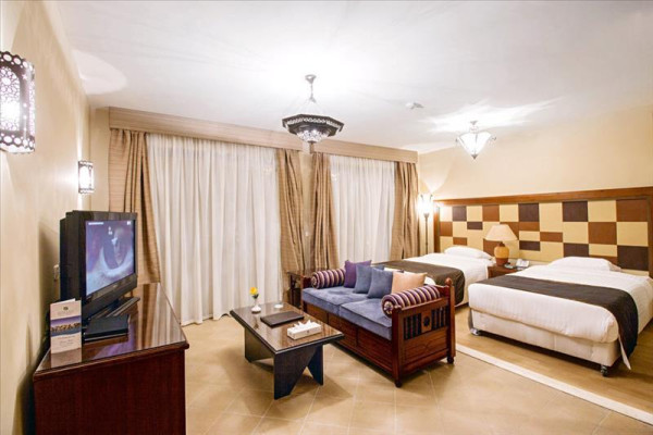 Hotel SUNRISE Marina Resort