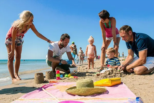 Camping Les Méditerranées Beach Garden