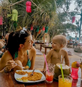 Caroline met Lina.JPG