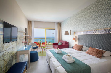 SPLASHWORLD Leonardo Laura Beach & Splash Resort 