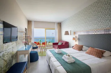 SPLASHWORLD Leonardo Laura Beach & Splash Resort 