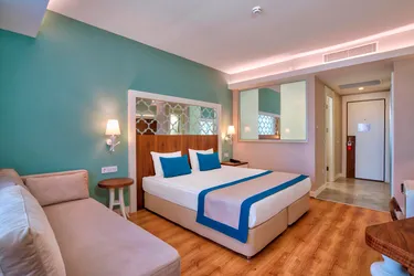 Hotel Side Crown Sunshine