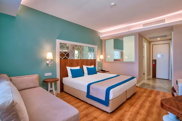 Hotel Side Crown Sunshine