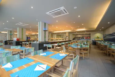 Hotel Oasis Salinas Sea