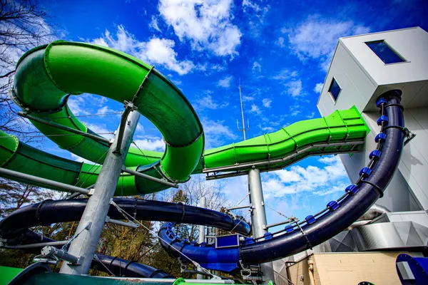 NIEUWE waterglijbanen bij De Kempervennen