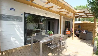 lounge de luxe gustocamp.jpg