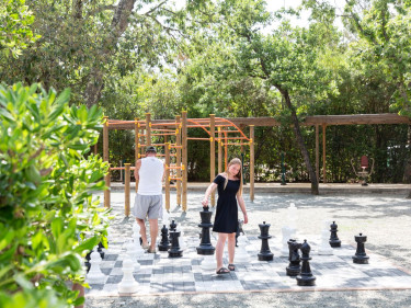 hu Montescudaio village