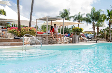 TIME TO SMILE Chogogo Curacao