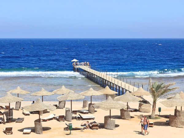 three corners sea beach hotel , privestrand