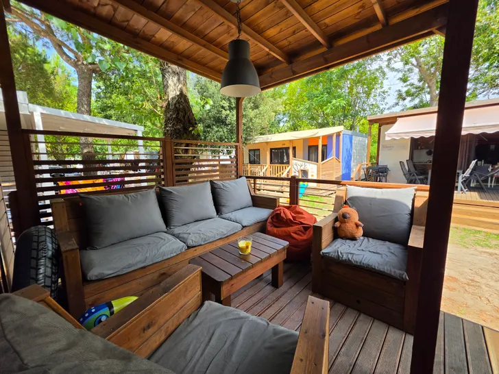 Onze accommodatie: Lounge Deluxe van Gustocamp