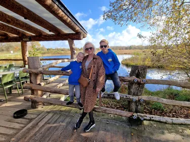 Mooi uitzicht op het terras van GIVSKUD Zoo in Denemarken