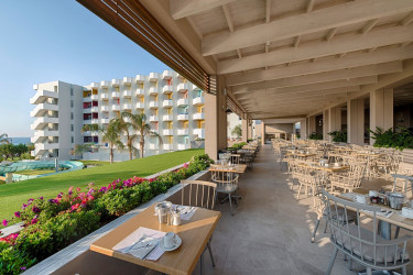 kindvriendelijk-hotel-esperides-beach-4-in-faliraki-griekenland (14).jpg