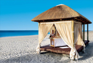 Hotel The Cove Rotana Resort & Spa