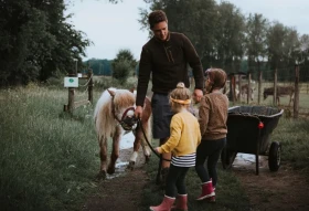 Nieuw: twee BoerenBed-locaties mét manege en pony‑pret
