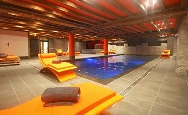 Wintersport kinderen, Hotel CGH Les Suites du Nevada, zwembad2