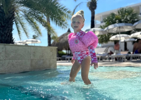 Mangrove Beach Resort zwembad