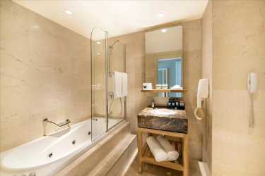 Hotel Titanic Deluxe Lara