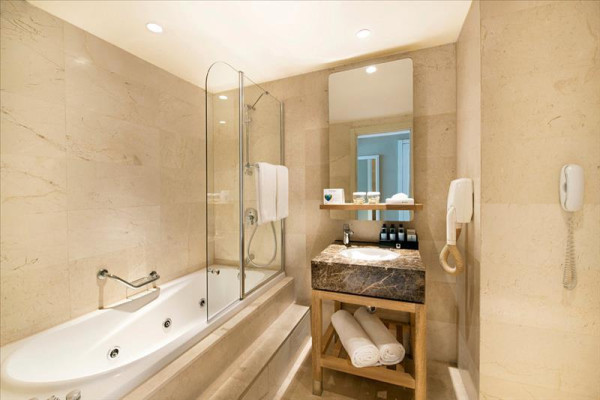 Hotel Titanic Deluxe Lara