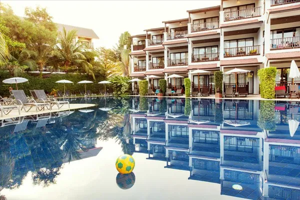 Sunwing Kamala Beach Resort