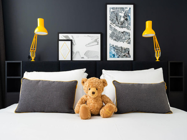 Staycity Aparthotel & Villa Park