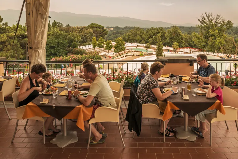 norcenni-girasole-club_44865286645_o.jpg
