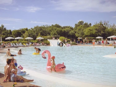 hu Montescudaio village