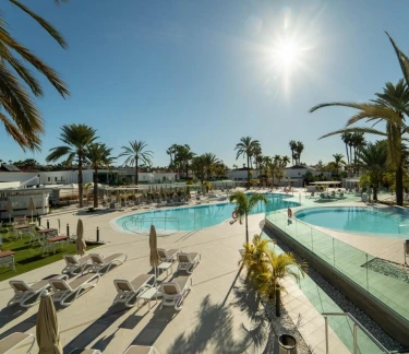 Hotel LIVVO Dunagolf Suites