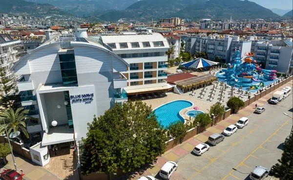 Blue Wave Suite Hotel 