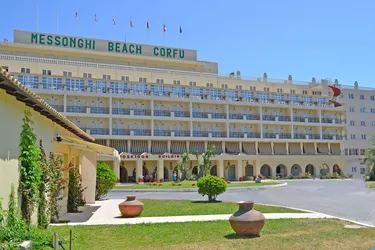 hotel-messonghi-beach (16).jpg
