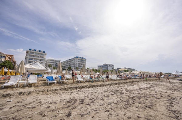 Grand Blue Fafa Resort 