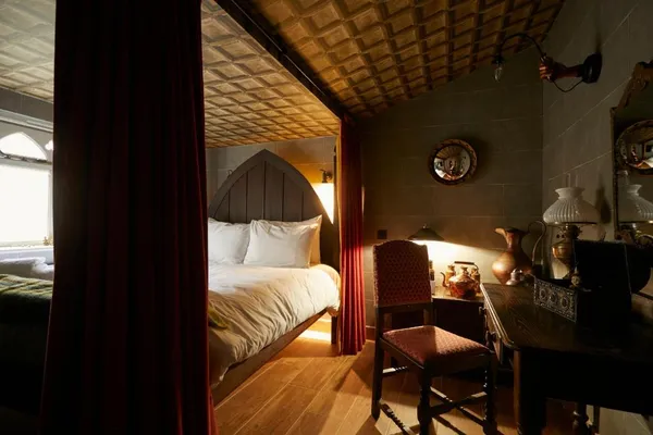 Georgian House Hotel