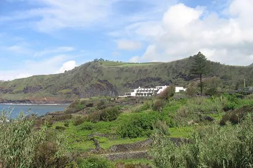 Hotel Caloura Resort