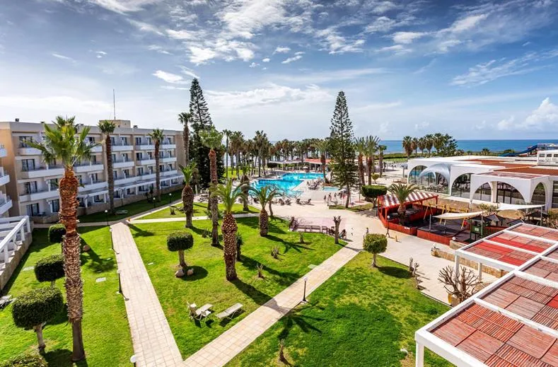 Hotel Louis Phaethon Beach