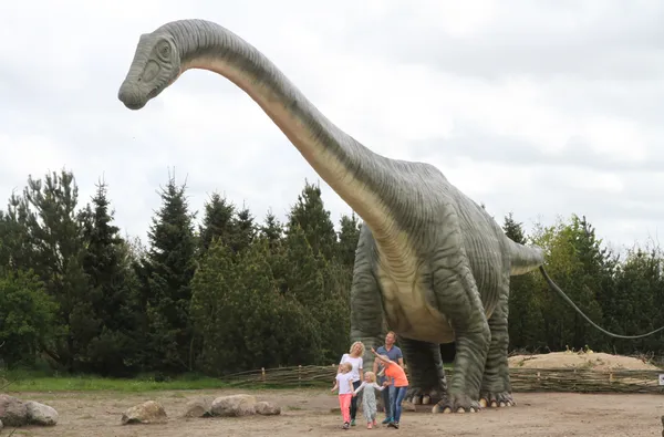 Levensgrote dino's spotten