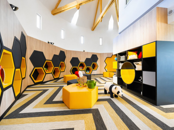 Staycity Aparthotel & Villa Park