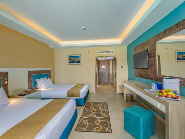 Titanic Aqua Park Resort