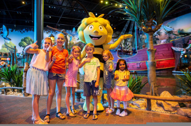 Maya KLEINER FORMAAT.jpg