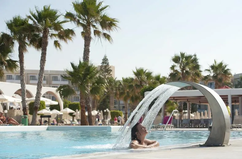 Hotel Louis Phaethon Beach