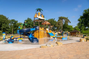 NIEUW splashpark met infinitypool bij Landal Marina Resort Well