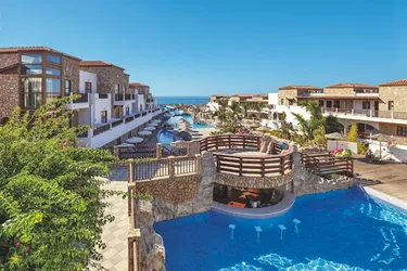 Costa Lindia Beach Resort