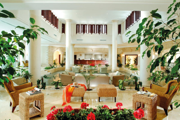 Hotel Royal Tulip Beach Resort