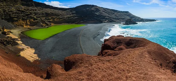 Bezoek het gifgroene meer El Lago Verde op Lanzarote