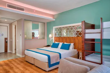 Hotel Side Crown Sunshine