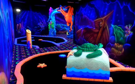 Glow in de dark midgetgolf!