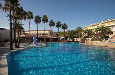 Royal Son Bou Family Club