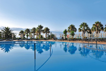 Aparthotel Four Views Oasis