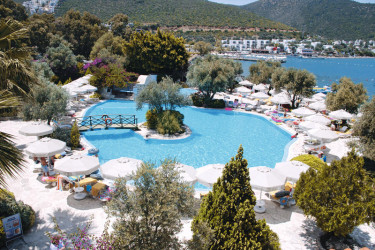 Hotel Izer Beach in Torba - Turkije