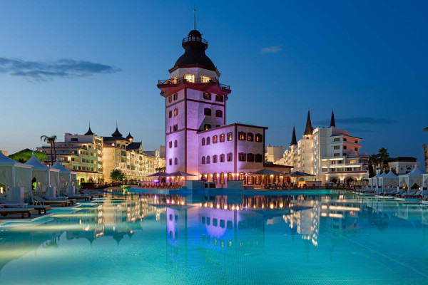 Titanic Mardan Palace 