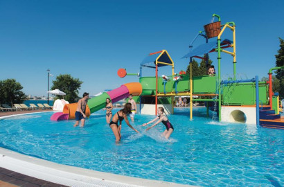 Evrika Beach Club Hotel
